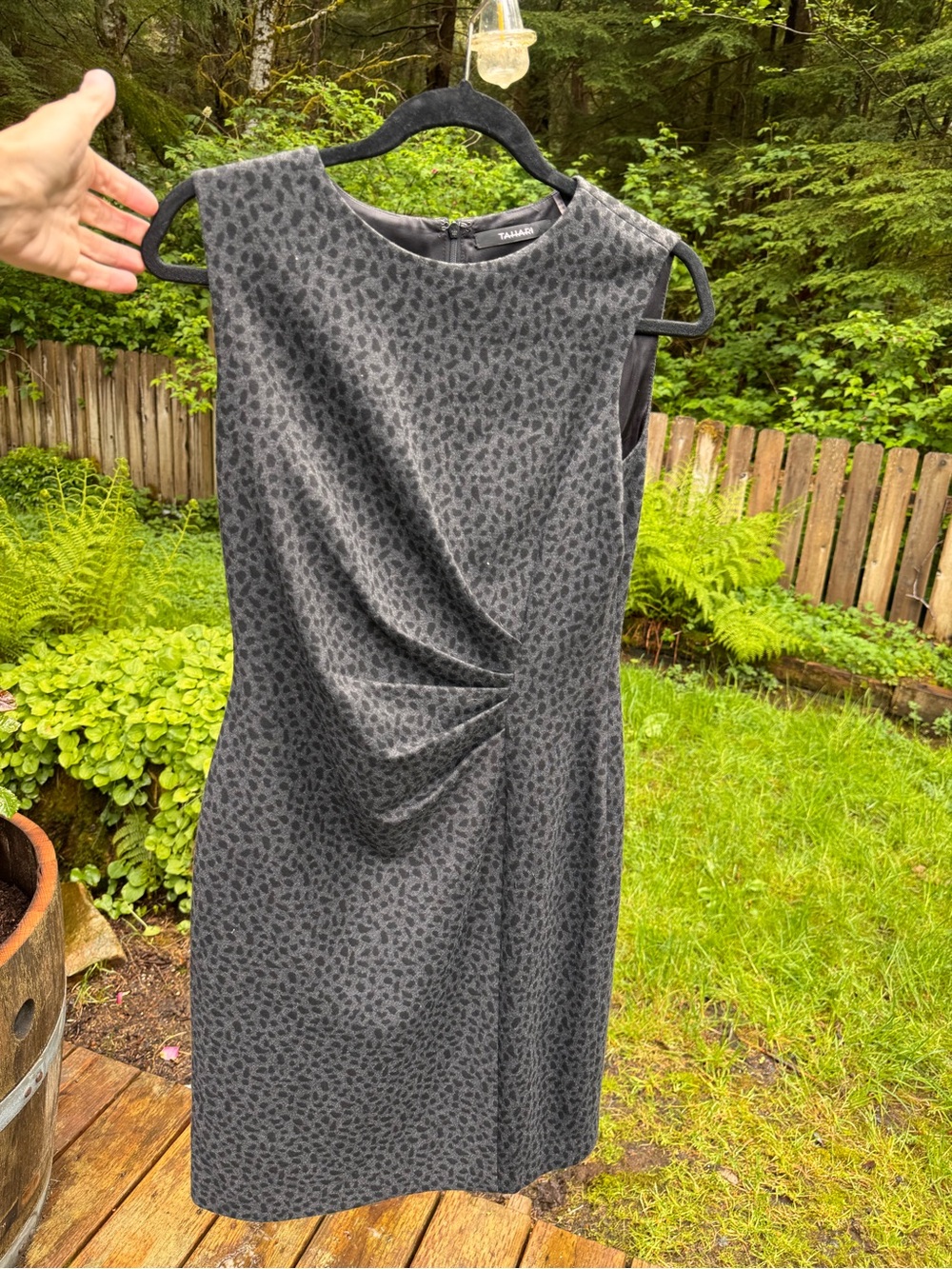 Tahari Dark Gray Sleeveless Sheath Dress with Subtle Animal Print
